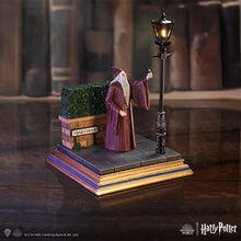 Load image into Gallery viewer, Harry Potter Privet Drive Light Up Figurine