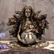 Load image into Gallery viewer, Gaea Mother of all Life 18cm