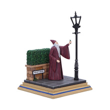 Load image into Gallery viewer, Harry Potter Privet Drive Light Up Figurine
