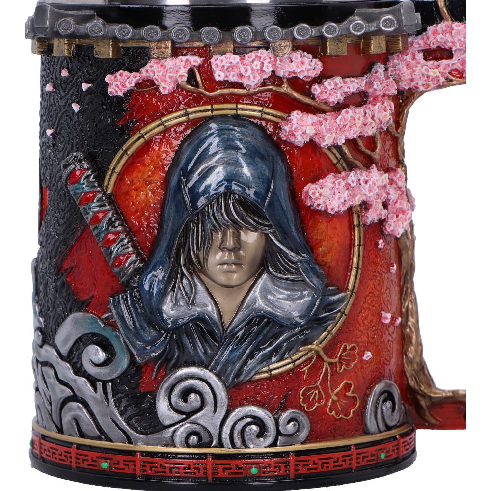 Close-up of Naoe shinobi detailing on tankard