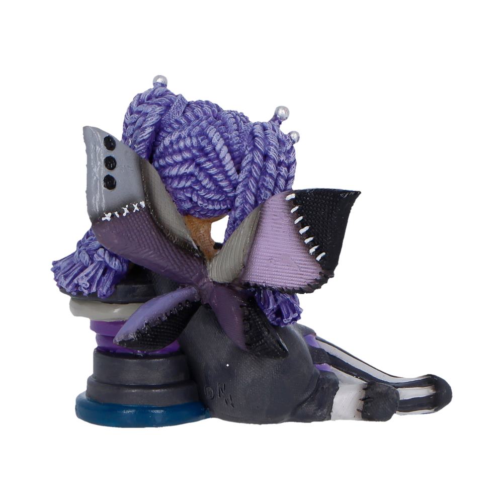 Back view of The Stitchlings Violette Hexpin figurine